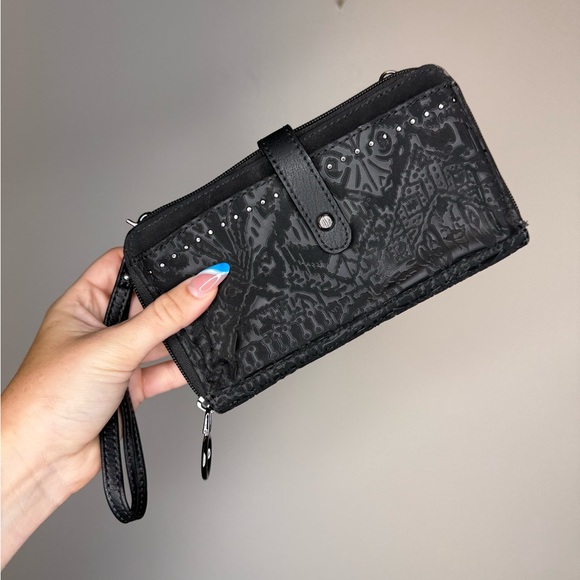 Sakroots Black wristlet/crossbody - Picture 1 of 10